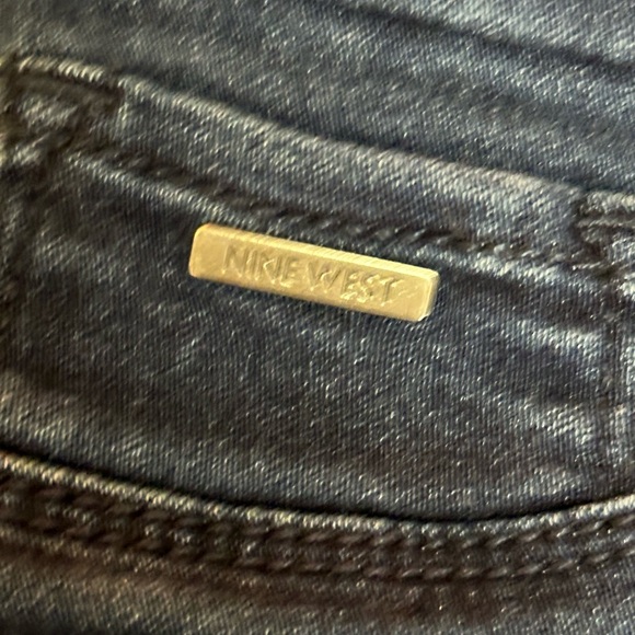 Nine West Pull-on Crop Jeans - Picture 5 of 5